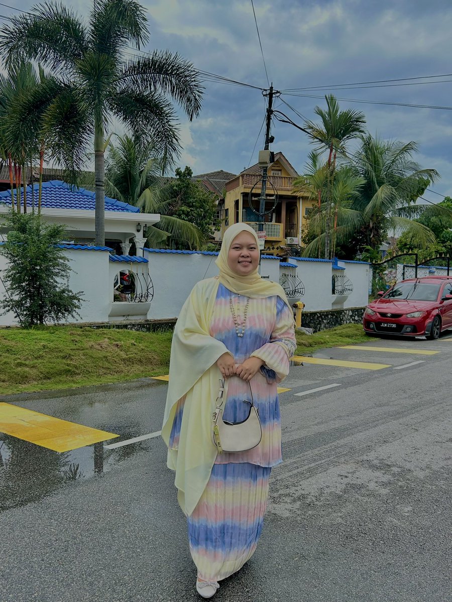 qaiyisya's tweet photo. Raya day 1 
SHRMZB ✨💛🌙 https://t.co/Z9081QBvgP
