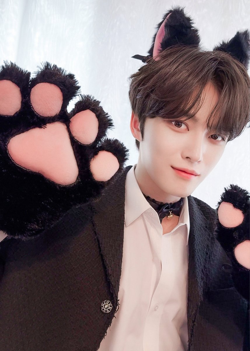 🎁[#이벤트] [#EVENT] 𝐁𝐥𝐚𝐜𝐤 𝐃𝐚𝐲 자기 발(?) 처음 보는 블랙재쥬냥🐾 블랙데이가 아니어도 늘 베이비스 곁에는 재쥬냥이 함께라규-★☆★☆ 🐈‍⬛블랙재쥬냥 당첨자 바로 가기냥 cafe.daum.net/KIMJAEJOONG/ar… #앗_전설의_블랙재쥬냥이_나타났다 #블랙데이에_등장한_전설의블랙재쥬냥…