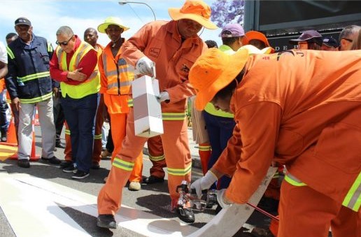 A Track Record in Government Matters: When @HermanMashaba served as Mayor of Joburg, a City that would be the 5th largest province, 900km of 4000km of roads in poor condition were resurfaced. This was done be redirecting funds from govt perks and wastage to the priorities.