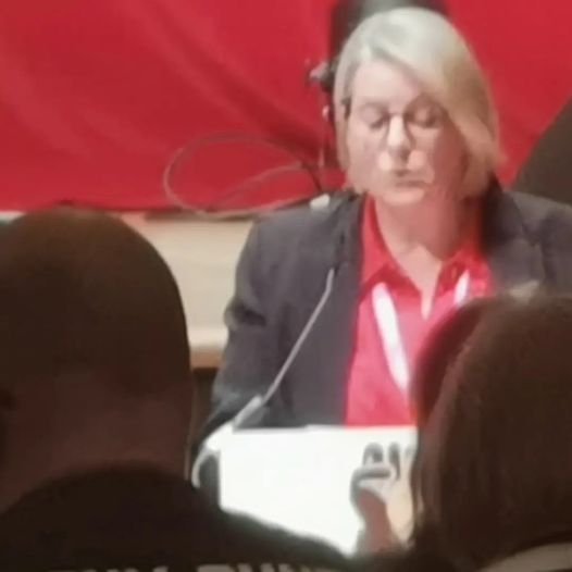 EdinburghEIS's tweet photo. Claire Robertson, ETUC Chair and Edinburgh LA EIS Vice-President, speaking at STUC Congress in Dundee to motions regarding Wellbeing and Mental Health in the Workplace #STUC24 #EdinburghEIS #EISUnion #etuc https://t.co/uX4wZoHkBp