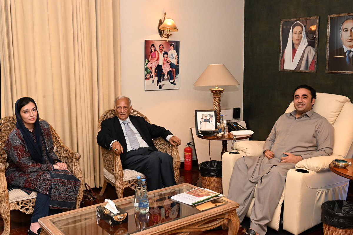 Chairman PPP @BBhuttoZardari and newly sworn in MNA Bibi @AseefaBZ meeting today with Chairman Bhutto Legacy Foundation @blf_riaz at Zardari House, Islamabad. Bashir Riaz is one of the old guards, who continue to guide the Party workers and leaders on ideological frontiers.