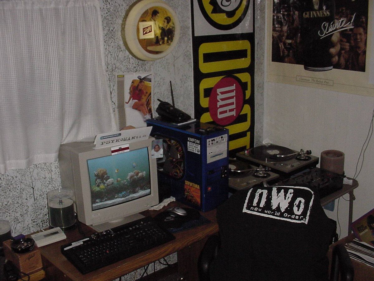 A picture of my 2001 workstation popped up in my feed today.
I immediately return to the days of LAN parties.
Winamp, OpenGL, #Windows 2000/XP, 3DFX, CD burners, etc.
When we used to paint, cut holes, and install window kits in our PC towers to impress our friends.
#PCMR #CRT