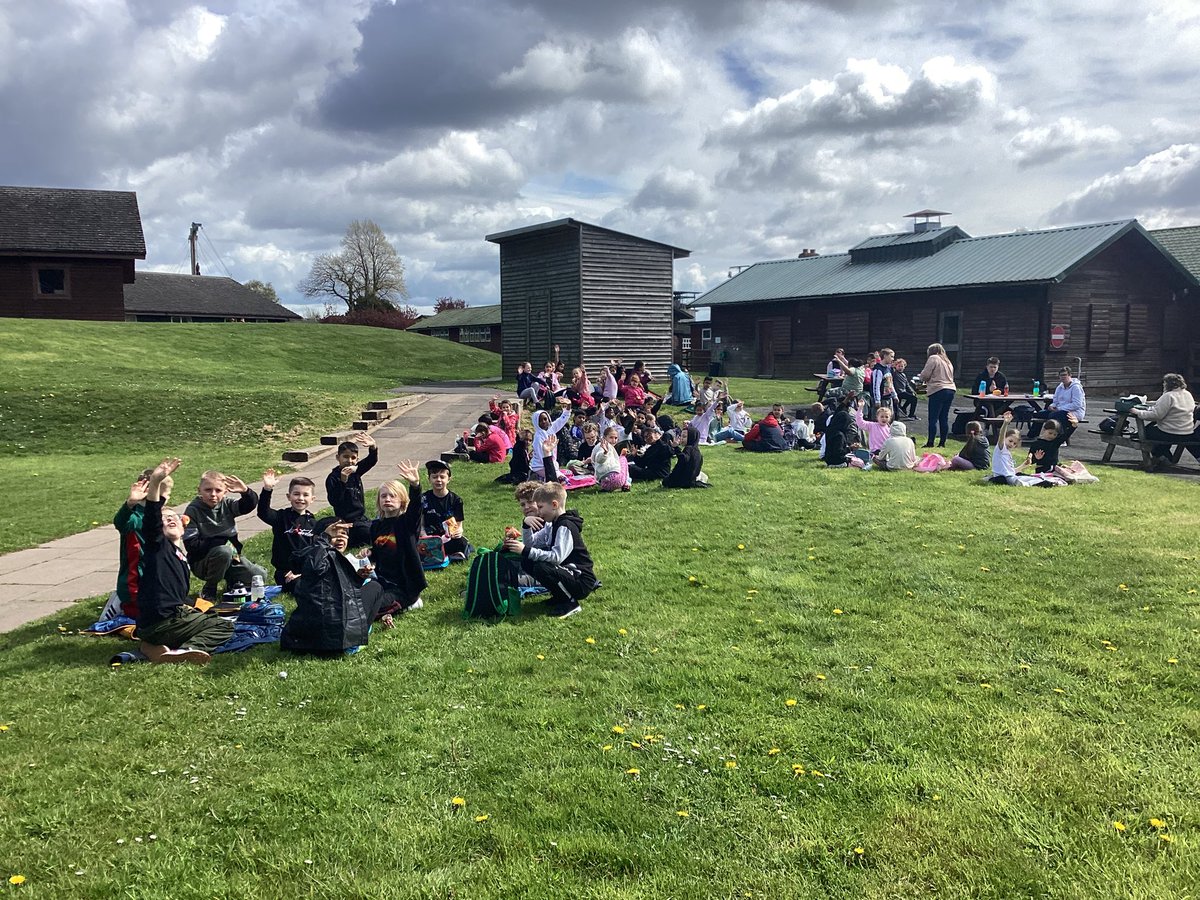 Manor Primary School (@manorprimarysch) on Twitter photo Year 4 enjoying lunch after accomplishing their first task… making their own bed! #pioneer #residential #perseverance Year 4 enjoying lunch after accomplishing their first task… making their own bed! #pioneer #residential #perseverance