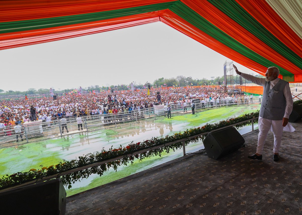 The air of Nalbari was truly filled with anticipation and excitement of the huge gathering. Amidst heavy rainfall, the people stood unwavering eager to catch a glimpse of PM Modi. (2/3)