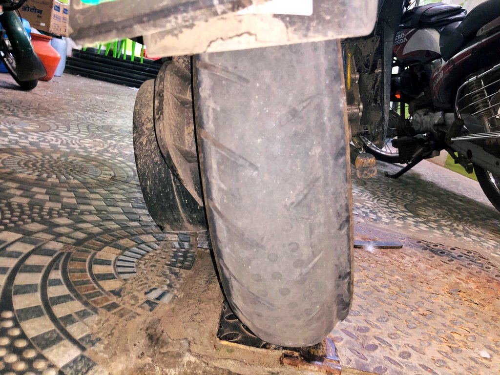 manueabi's tweet photo. Yaay !! Celebrating one month anniversary of my Ola S1 pro at the service centre. 

I bought my Ola S1 Pro few months back. A month later there was a problem with rear tire, one side got worn out completely. I'm awaiting for the reason behind it. 30 days up !
Pls reply OLA ! https://t.co/7VMDdWuQIX