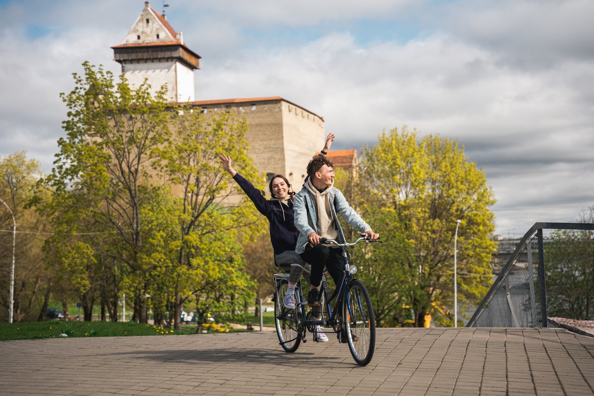 visitestonia's tweet photo. 🚅Adventure is only a train ride away...

Discover #Narva, a city with a turbulent history on #Estonia's eastern border.

Start planning a trip here: https://t.co/sfO0DLCTGx https://t.co/cAJHRaMLBK