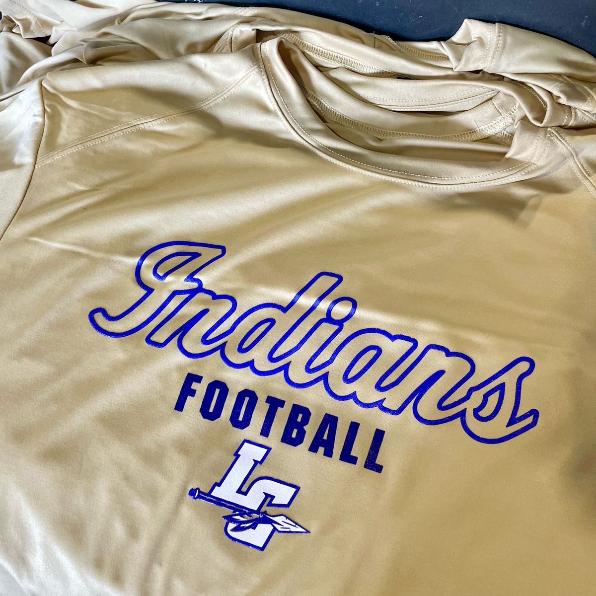 BakersSports's tweet photo. #PlayerPacks heading out to Gold City Football!⚡🔥🏈

Big shoutout to their sales rep, Klay Killingsworth (@KlayK_97,) for getting the Indians #GearedUp!

@lumpkincohigh
@lumpkincosports
@LumpkinFB

#BakersMade #MadeInTheUSA #Production #TeamSports #SportsApparel #SportingGoods https://t.co/4isys6he2H