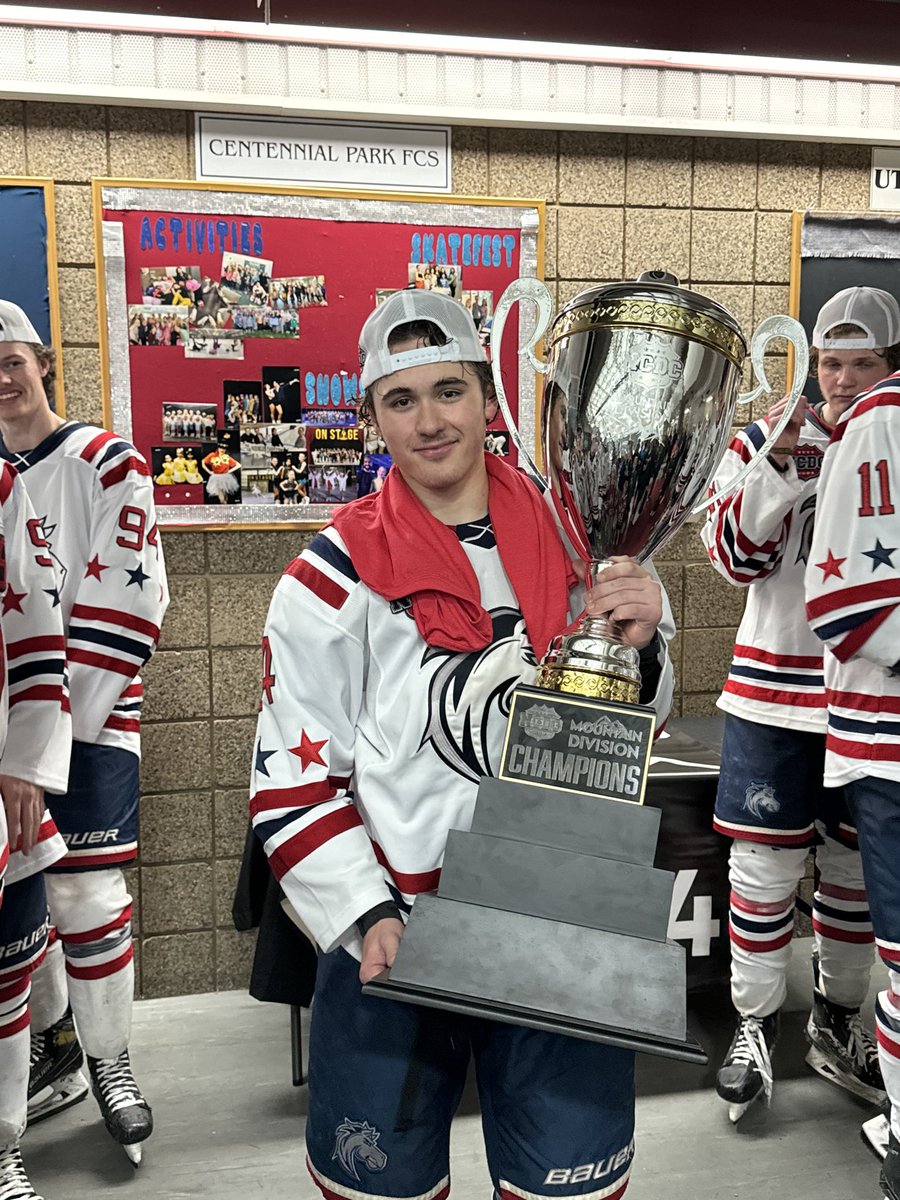 Academy of Holy Angels Boys Hockey tweet media