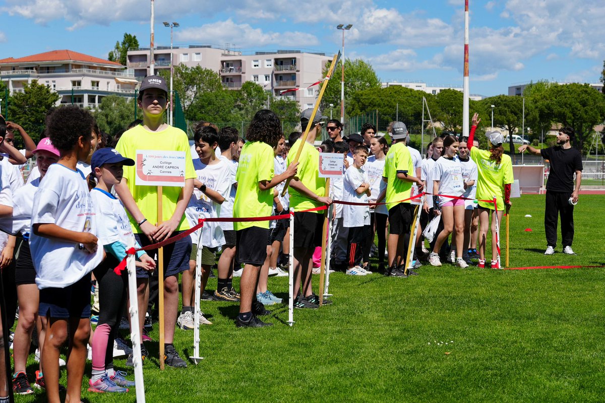 À 100 jours des jeux @Paris2024, l'UNSS organise une journee olympique pour nos collegiens à Cannes ! Au programme : laser run, escrime, tir à l’arc, relais ou encore pickleball mais aussi la rencontre avec les athlètes @ala_dj et Céline Bousrez #JOParis2024