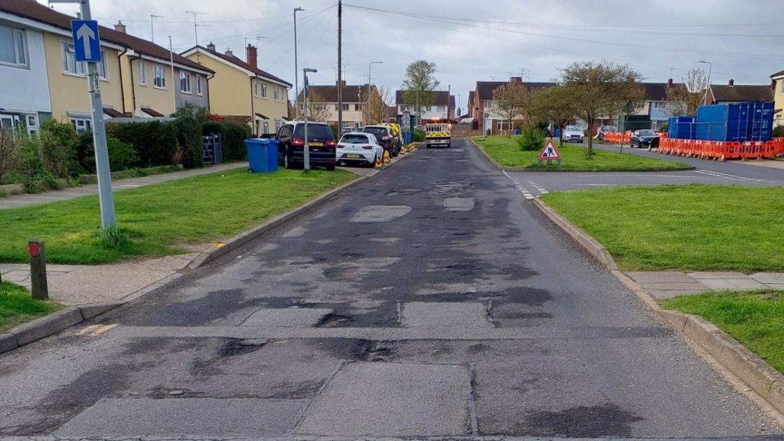 Hundreds of roads across Suffolk are set to benefit from £10million of extra funding for road resurfacing and surface dressing. lowestoftjournal.co.uk/news/24257395.… 👇 Full story