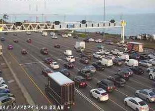 #Oakland to #SanFrancisco -- the Metering Lights are ON at the Bay Bridge. #KCBSTraffic photo Caltrans