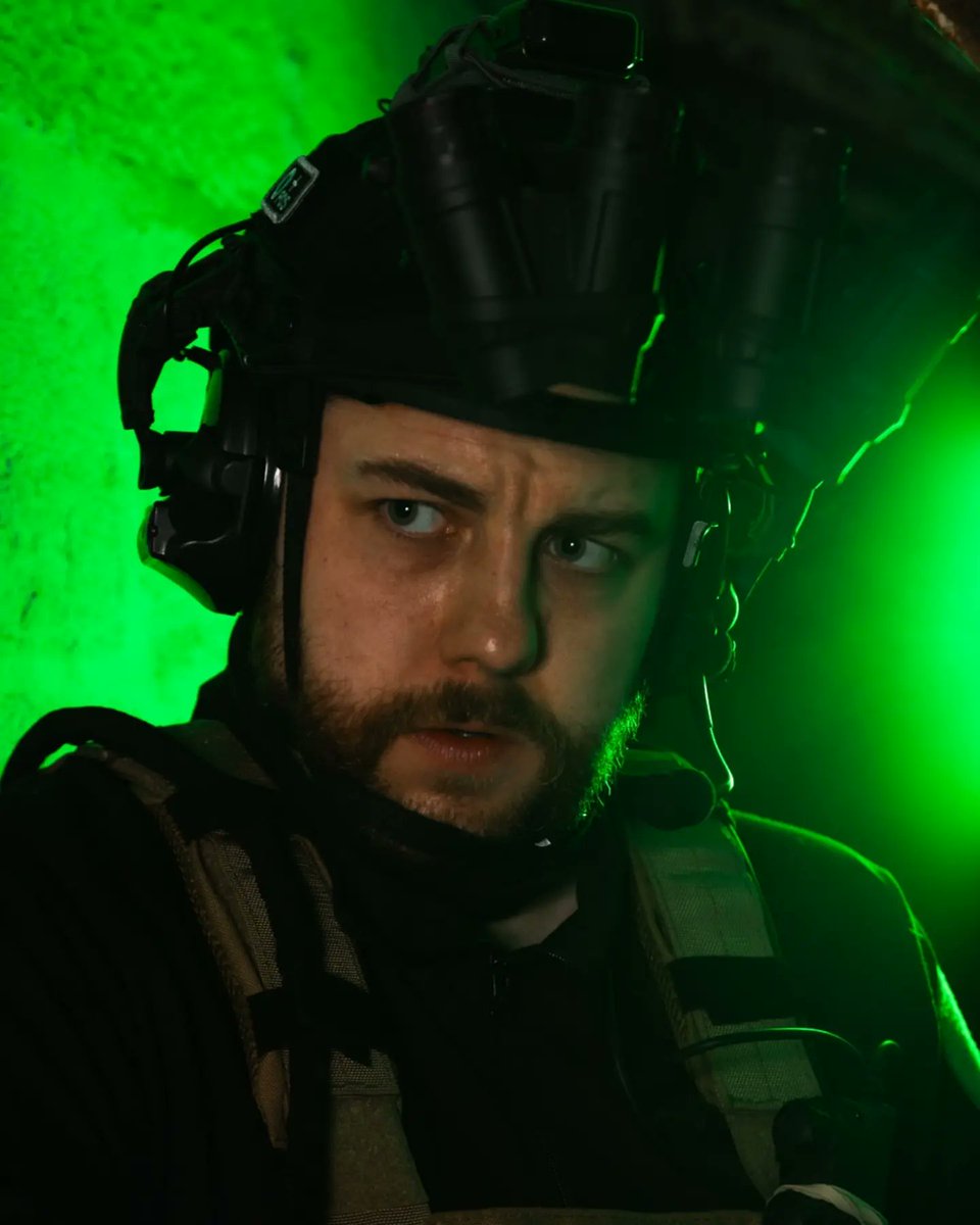 Took my NVG Captain Price along to @SecretconUK Bunker this weekend just gone and I had a blast! This is the first shot of all the amazing shoots I had with some amazing photographers.

📸 Photography by Event Horizon Cosplay Photography 
#ModernWarfareIII #warzone @CallofDutyUK