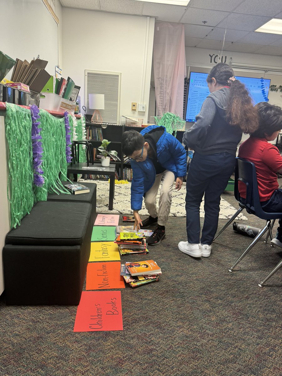 zennialteacher's tweet image. Brain break after Reading STAAR, project catalog the classroom library!! We have over 200 books and it’s time to get rid of some of these!! #classlibrary