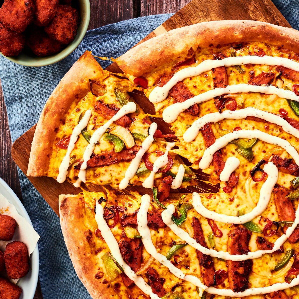 Spice up your slice🔥🍕 FYI, 50% off when you spend £30, thank us later 😜 #papajohnsuk #tandoori #pizzadeals