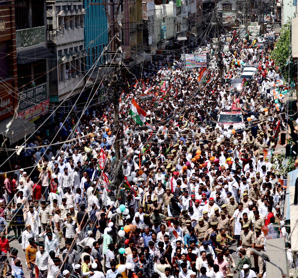 priyankagandhi tweet picture