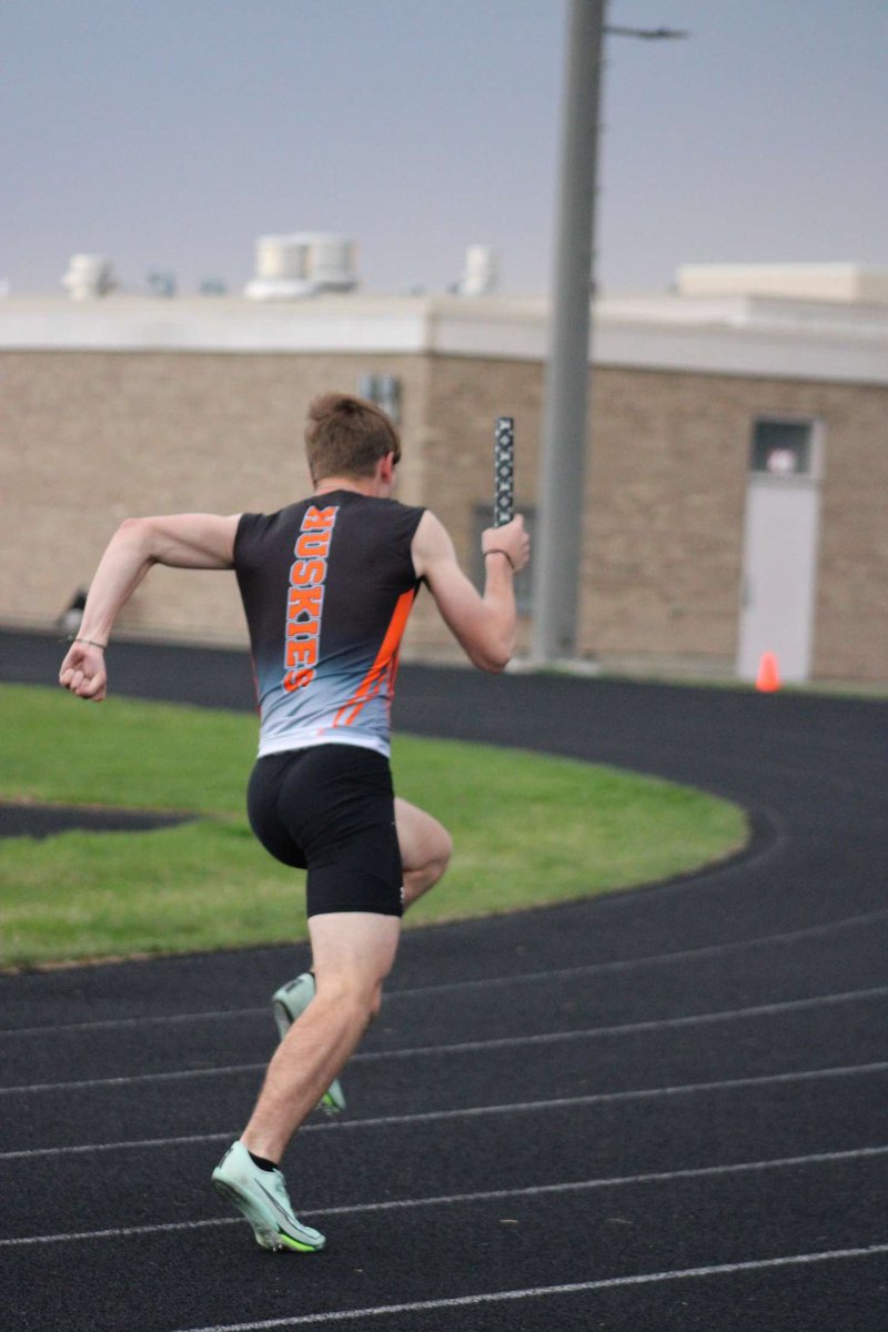 BradyJ_track's tweet photo. Results from Nic- 10 Quad at Belvidere 

100m- 11.42 PR
4x1- 44.92
4x2- 1:36.43 https://t.co/bq9WBh8KyU