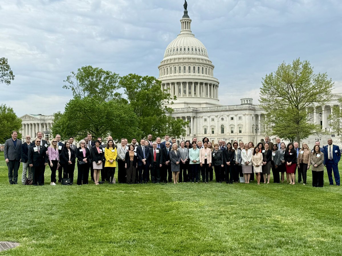 On Capitol Hill today @ASCOCancer to talk to our Members of Congress about legislation that impacts the quality of oncology and research. #ASCOAdvocacySummit @Northwesternmedicine @LurieCancer