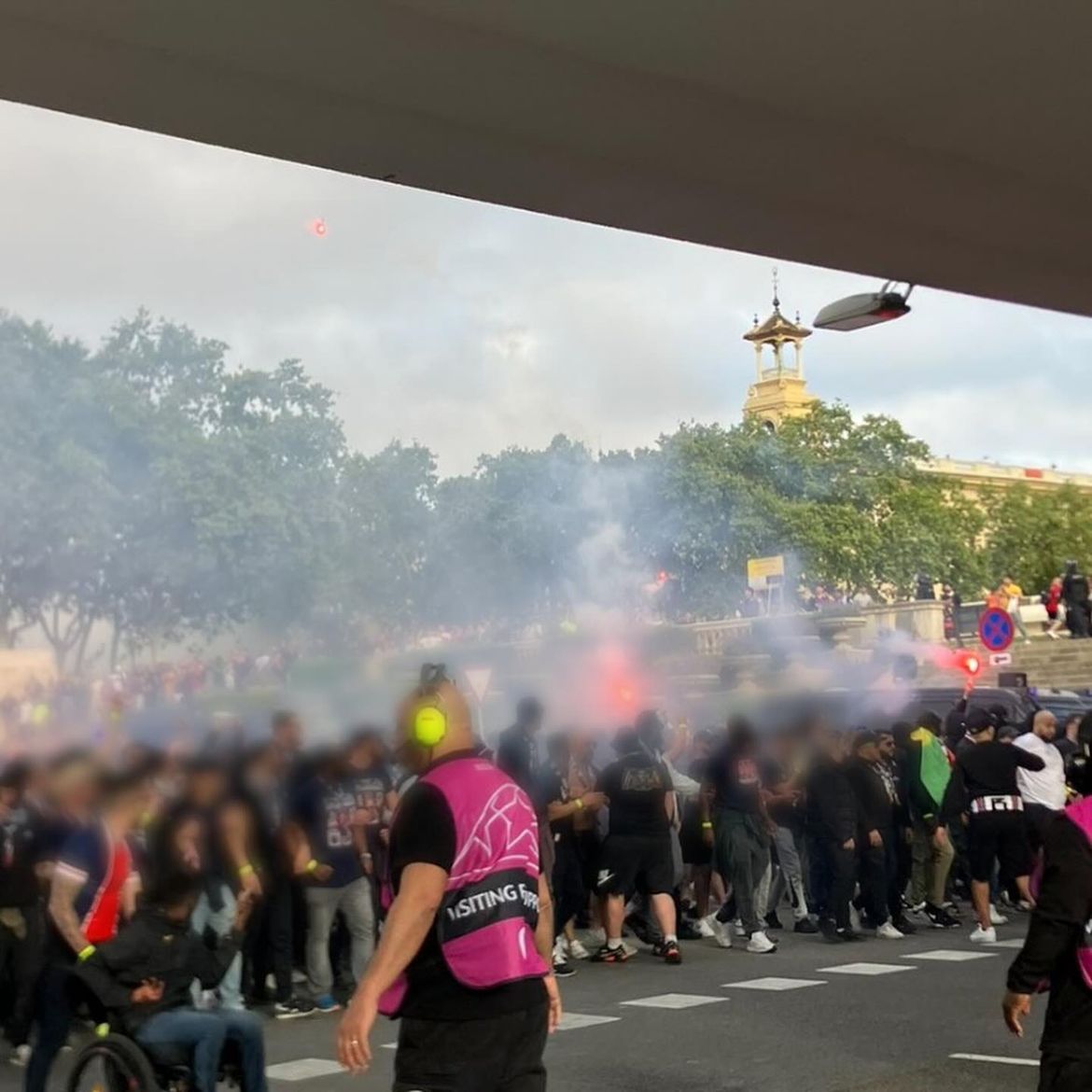 𝕊𝕋𝔸ℕ𝔻 𝕐𝕆𝕌ℝ 𝔾ℝ𝕆𝕌ℕ𝔻 👊 tweet media