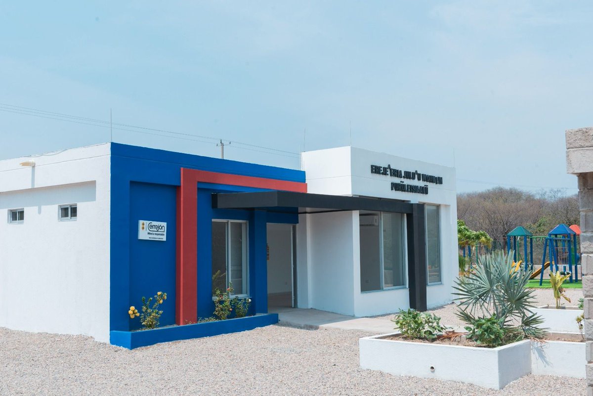 ilegara's tweet photo. El resguardo indígena de Provincial en #Barrancas #LaGuajira tiene su puesto de salud con el apoyo de @CerrejonCol . El centro de salud se destaca por su enfoque diferencial, dispone de la medicina occidental, incluye la atención de la medicina tradicional. https://t.co/9htXhPAaOq