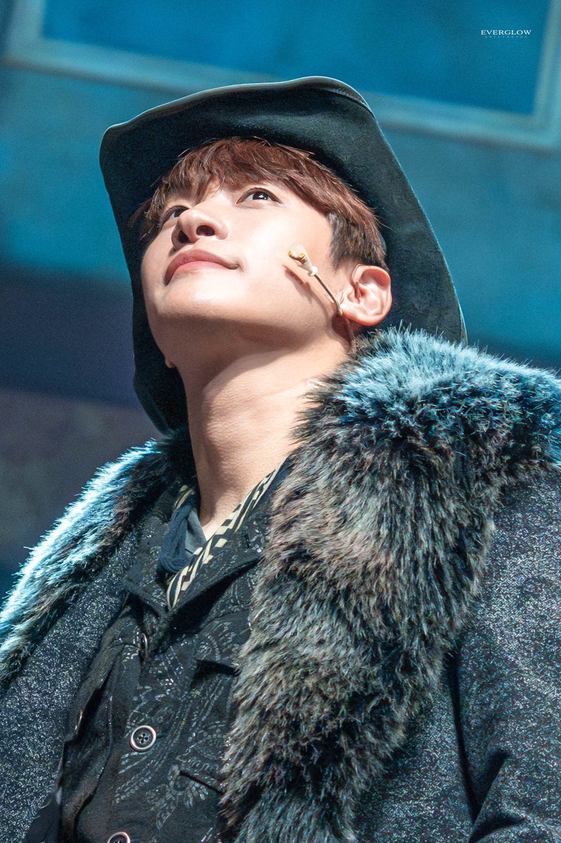 2verrglow's tweet photo. 240417 웨스턴 스토리 , 커튼콜        

빌리 후커 , #정욱진 https://t.co/Y6D3f4cFAz