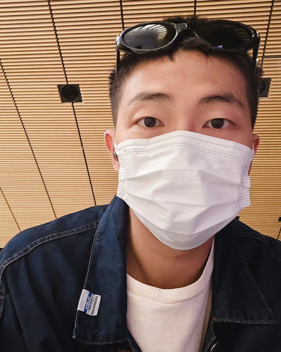 BTS_twt_RMJOON's tweet photo. 안녕하세요 아미 https://t.co/yILw0ANLNl