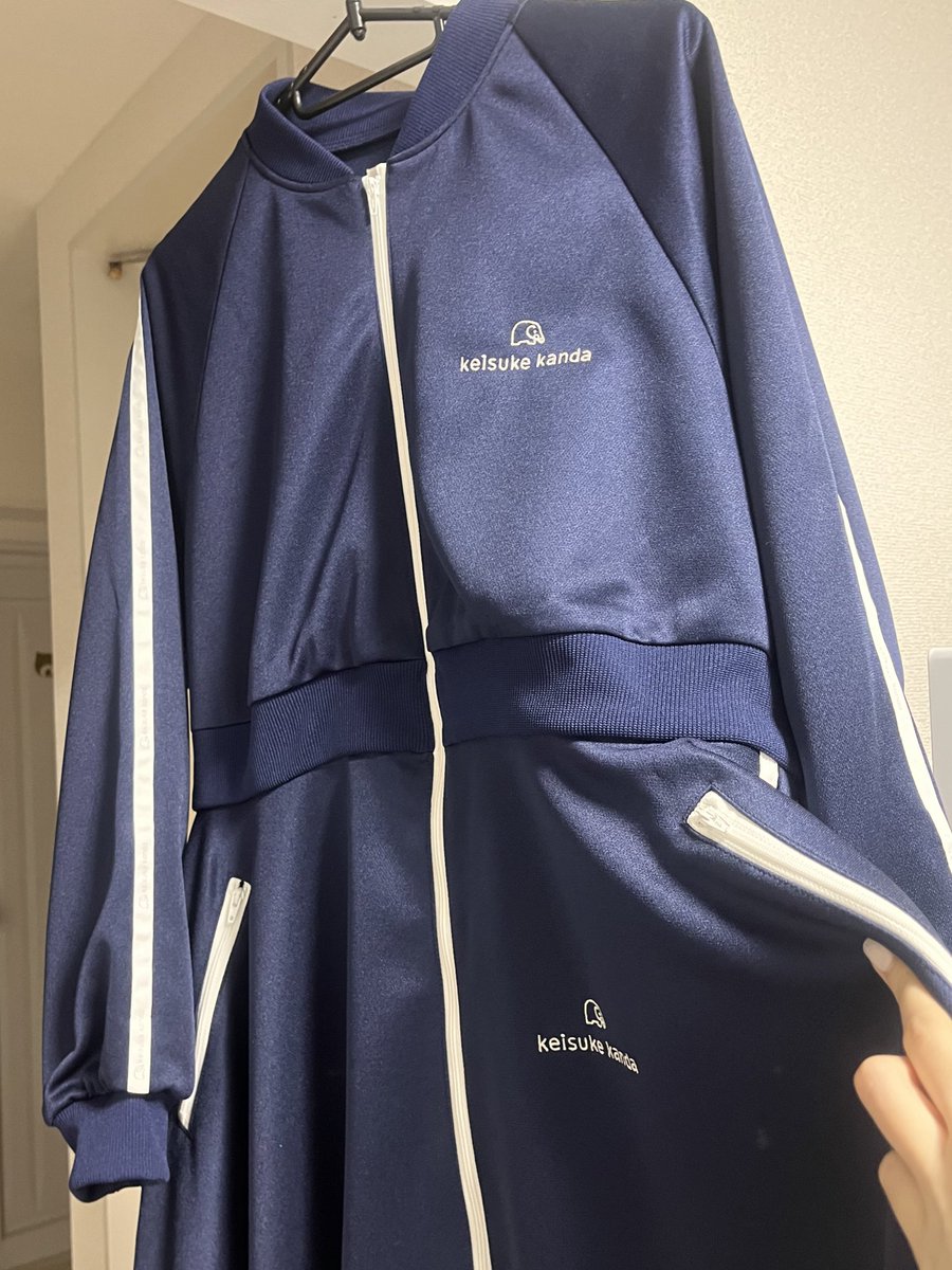 0_abc4's tweet photo. 秋に受注したkeisuke kandaさんのジャージミーツドレス届いたかわいしゅぎʚ̴̶̷̆ ̫ ʚ̴̶̷̆
#keisukekanda
#2023年秋の全国ツアー https://t.co/rYYK5yymxV