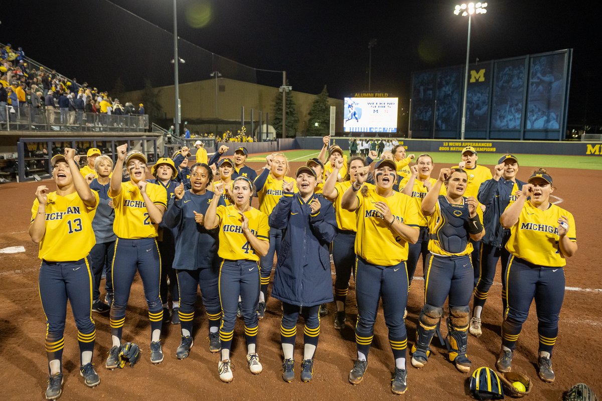 umichsoftball tweet picture