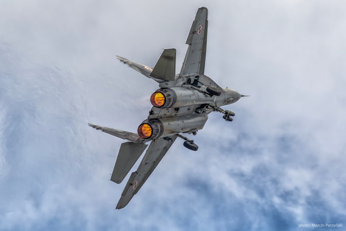 Afterburners on 🔥🔥, undercarriage down MiG-29 of the Polish Air Force 🇵🇱 (photo by me)