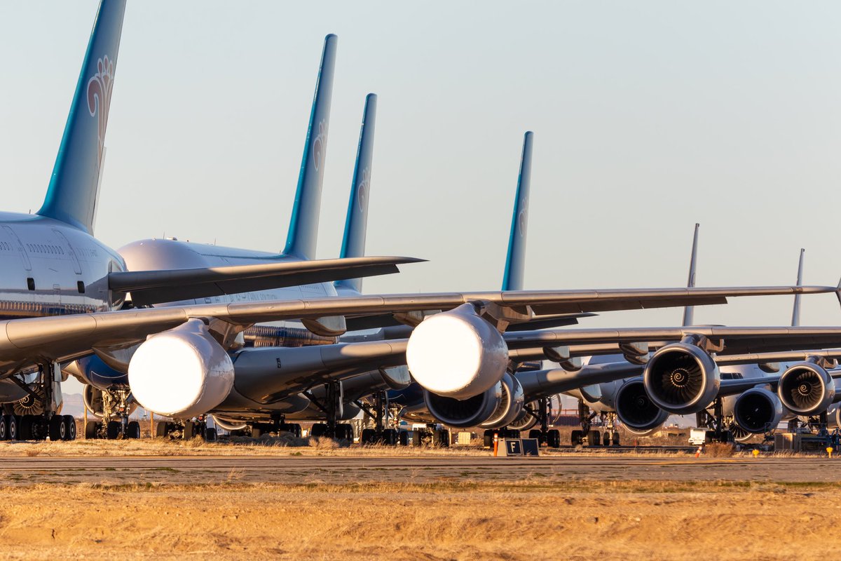 Sleeping giants, A380’s & others decorating the landscape of the Mojave Air & Space Port. @KeelyZimmermann @airlinerslive @Jack_LeoStrat @dulcebasefiles @BranomJaeden @MeredithFrost @deez_nutts2007 @photos_aircraft @SR_Planespotter