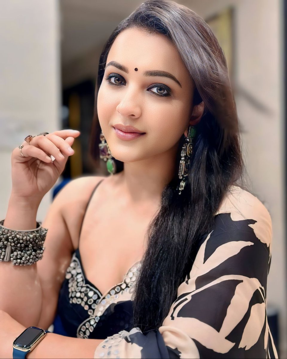 Pretty woman 😍😍🥰 @KoushaniMukher1