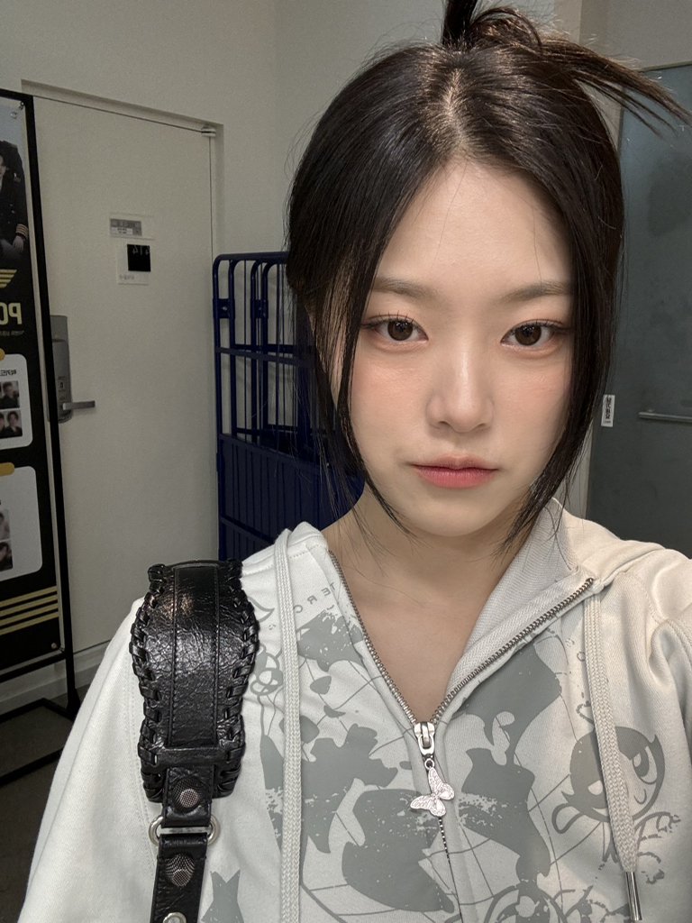 [🐱💌] 240417 10:13pm KST
"Off work ㅎㅎ Good job today as well👍🏻"