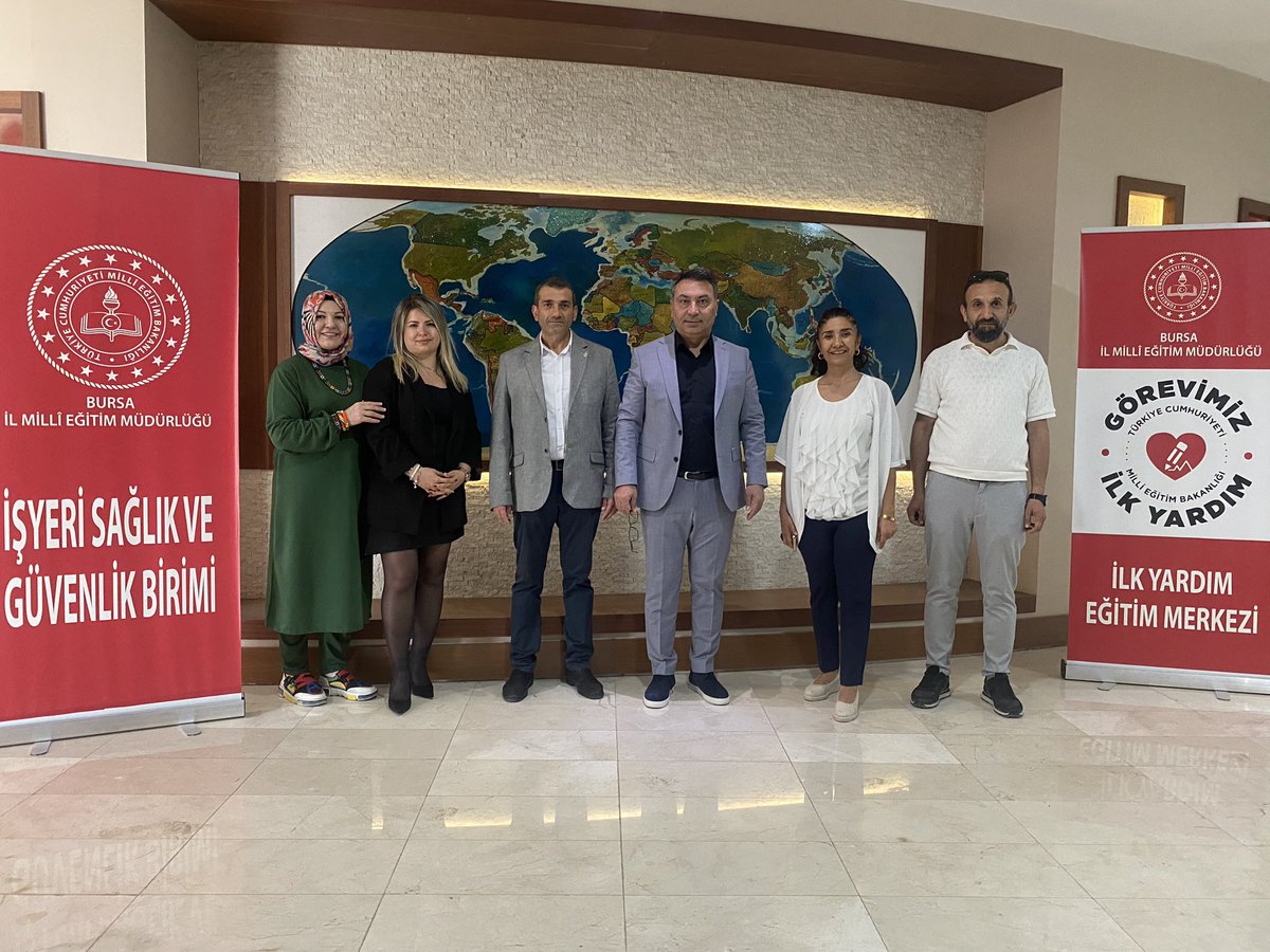 bursaisg's tweet photo. Bursa BBld.  ile ortaklaşa yürüttüğümüz “Çocukların Dünyasında İSG” konulu resim yarışmasında dereceye giren eserler belirlendi. Ödül törenimiz İSG HAFTASINDA  Tayyare K.M de @tcmeb @Yusuf__Tekin @omurfatih @ozkan_meb @mustafabozbey @Alireisoglu34 @yunusbulut1216 @SezaiKURUSCU https://t.co/n0pkJc0kmQ