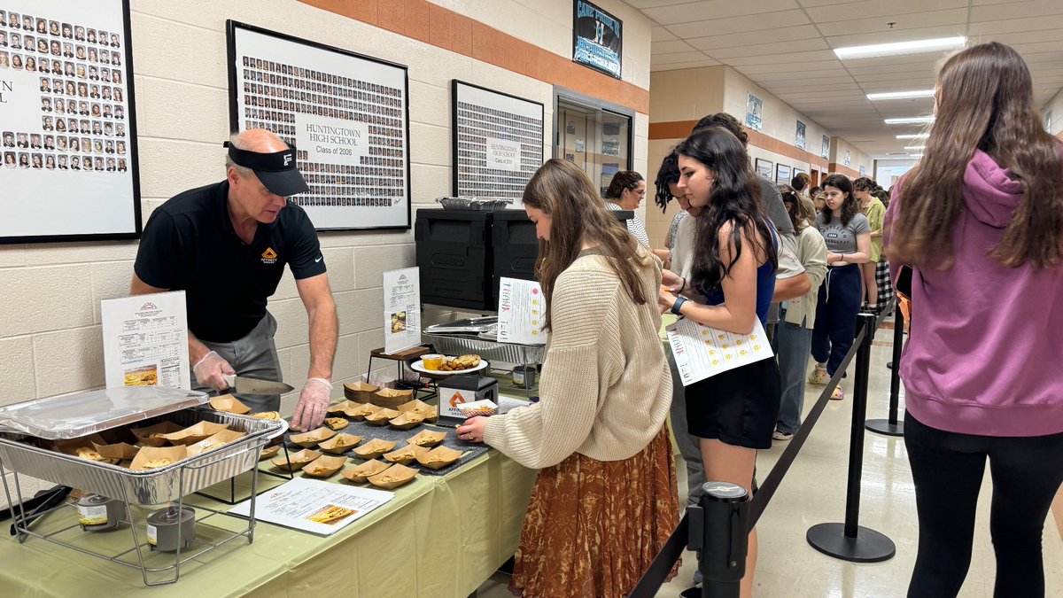 CCPS_Nutrition's tweet photo. The CCPS Annual Mini Food Show is back!  Special thanks to all the HHS Students who took the time to taste test items and provide their valuable feedback 😊.  This feedback will help in determining what new foods may be incorporated into next year’s school menus. https://t.co/VIByRmQb7L