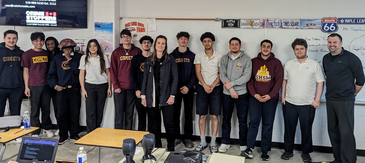 Thank you Catholic Central High School, Mr. Topalovski's class for having Windsor & Essex County Crime Stoppers stop by this morning. Interested in having Crime Stoppers attend your school or business for a presentation? Contact us at catchcrooks.com 👮🏽‍♀️👮🏼‍♂️