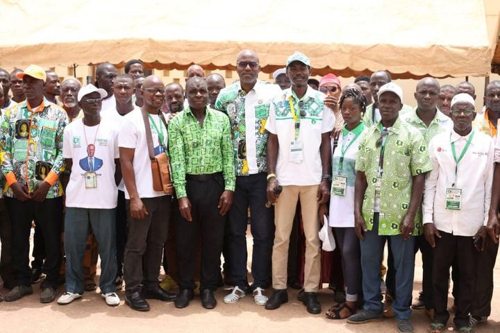 intrepideinfos's tweet photo. #CIV225
Le @pdcirdaofficiel se mobilise dans le District du Denguelé sous l'égide de l'Honorable Yohou Dia Houphouet Augustin. Une mission de renouveau et d'engagement pour un avenir meilleur pour tous les Ivoiriens. #PDCI #Mobilisation #Changement https://t.co/9S5OqXsJSm