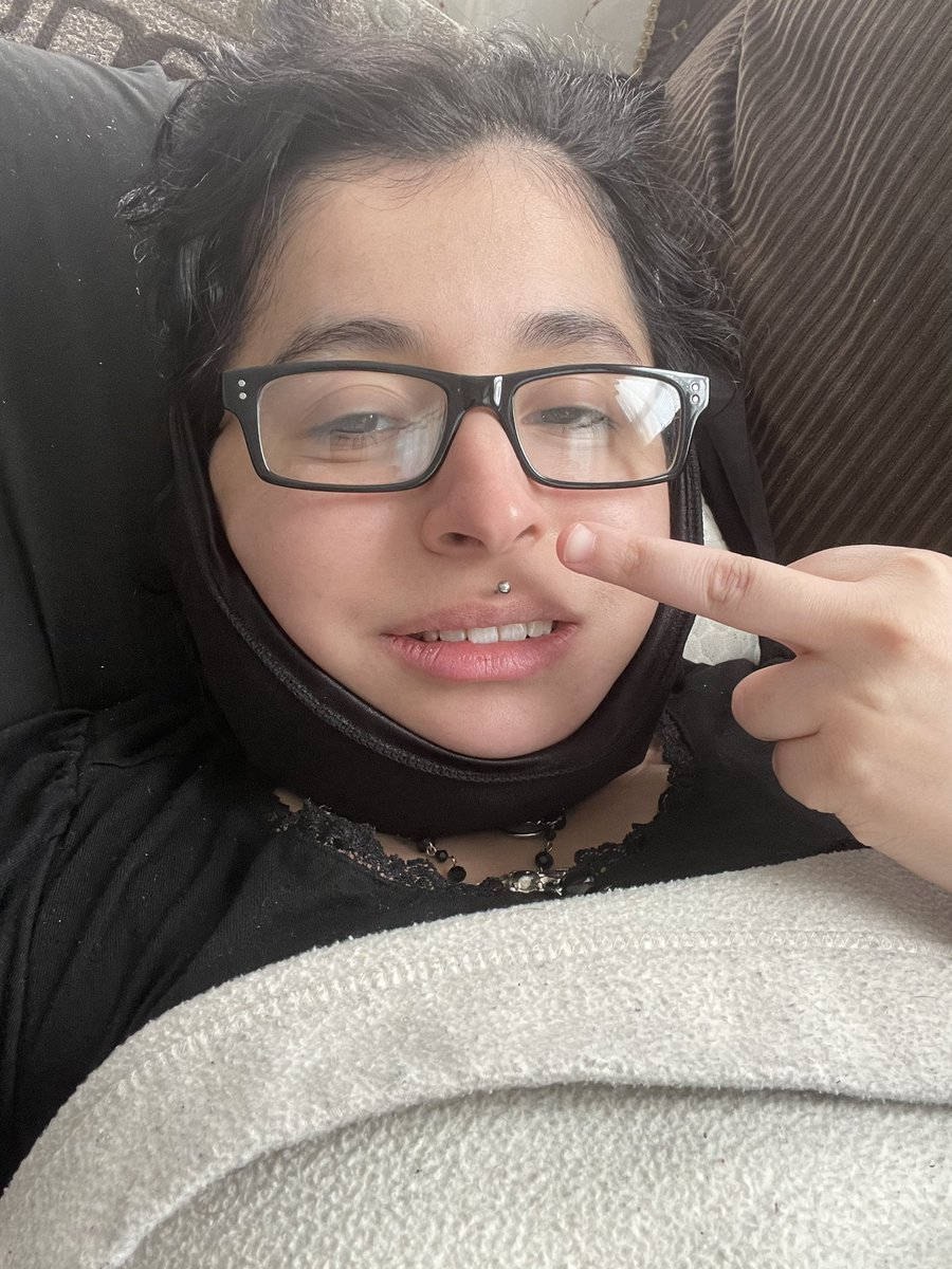 Amy Lionheart tweet media