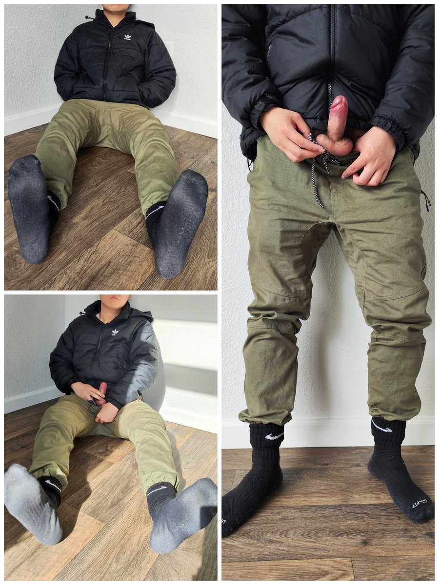 Sockjockcock's tweet photo. - “喜欢爸爸的大脚吗？看到反光黑袜就硬了是不是骚逼”
- “是！爱死爸爸了，还想看爸爸的大鸡巴”
-从裤裆里掏出手掌大小的狗屌
- “这就是爸爸的大鸡巴吗，跟初中生的一样，好废啊” https://t.co/hsMg8ainhq