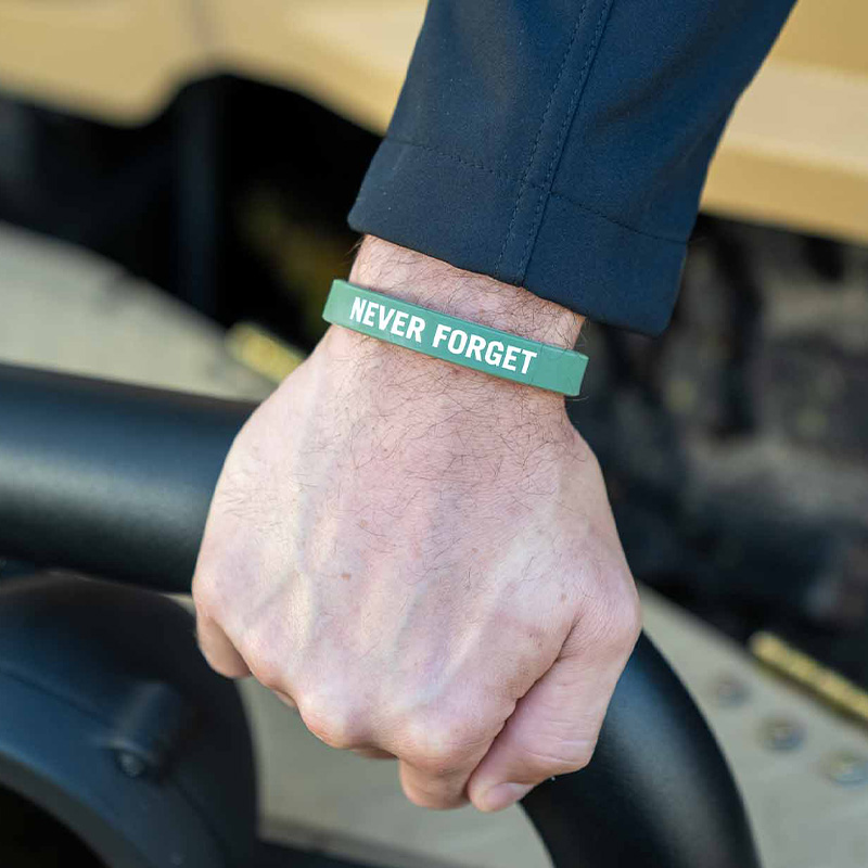 Remembrance Bands™ are now available at T2T.org/shop/remembran…! The reversible bands are a wearable reminder of the tragic events of 9/11 and the sacrifices of all of America’s heroes - on that day and every day. Shop Fire Engine Red, Law Enforcement Blue, and Military Green!…