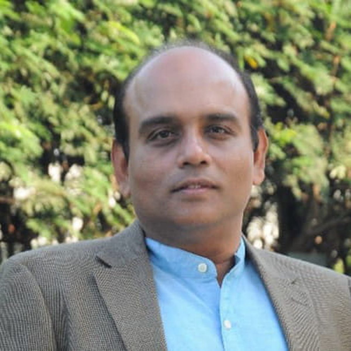 BasseCourFr's tweet image. &quot;La VR et AR changent la donne dans l&apos;éducation, mais nous devons considérer leur impact environnemental. #TechEdu #Environnement #VR #AR&quot;