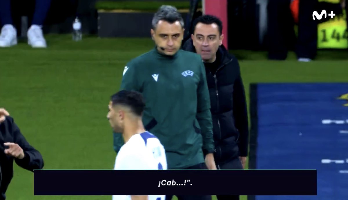 Xavi a complètement pété les plombs contre l'arbitre du match hier. Voici ses propos selon Movistar+ 😳 : « 𝗟𝗮 𝗽𝘂*** 𝗱𝗲 𝘁𝗮 𝗺𝗲̀𝗿𝗲. 𝗤𝘂’𝗲𝘀𝘁-𝗰𝗲 𝗾𝘂’𝗶𝗹 𝘆 𝗮 ? 𝗩𝗶𝗲𝗻𝘀. 𝗩𝗮𝘀-𝘆, 𝘀𝗼𝗿𝘁 𝗹𝗲 𝘁𝗼𝗻 𝗰𝗮𝗿𝘁𝗼𝗻 𝗿𝗼𝘂𝗴𝗲, 𝘀𝗼𝗿𝘁 𝗹𝗲. 𝗟𝗮 𝗽𝘂**** 𝗱𝗲…