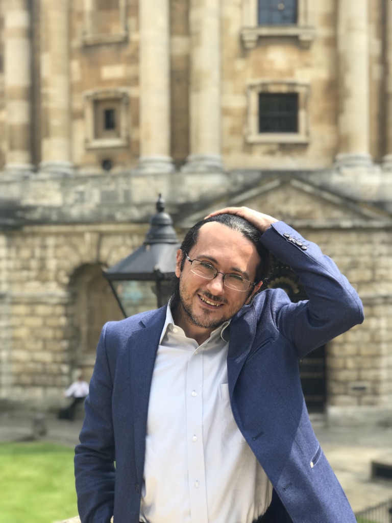 @mmbronstein @HertfordCollege Great photo @mmbronstein. I think there is also an Oxford effect/aura. Here is myself @ExeterCollege.