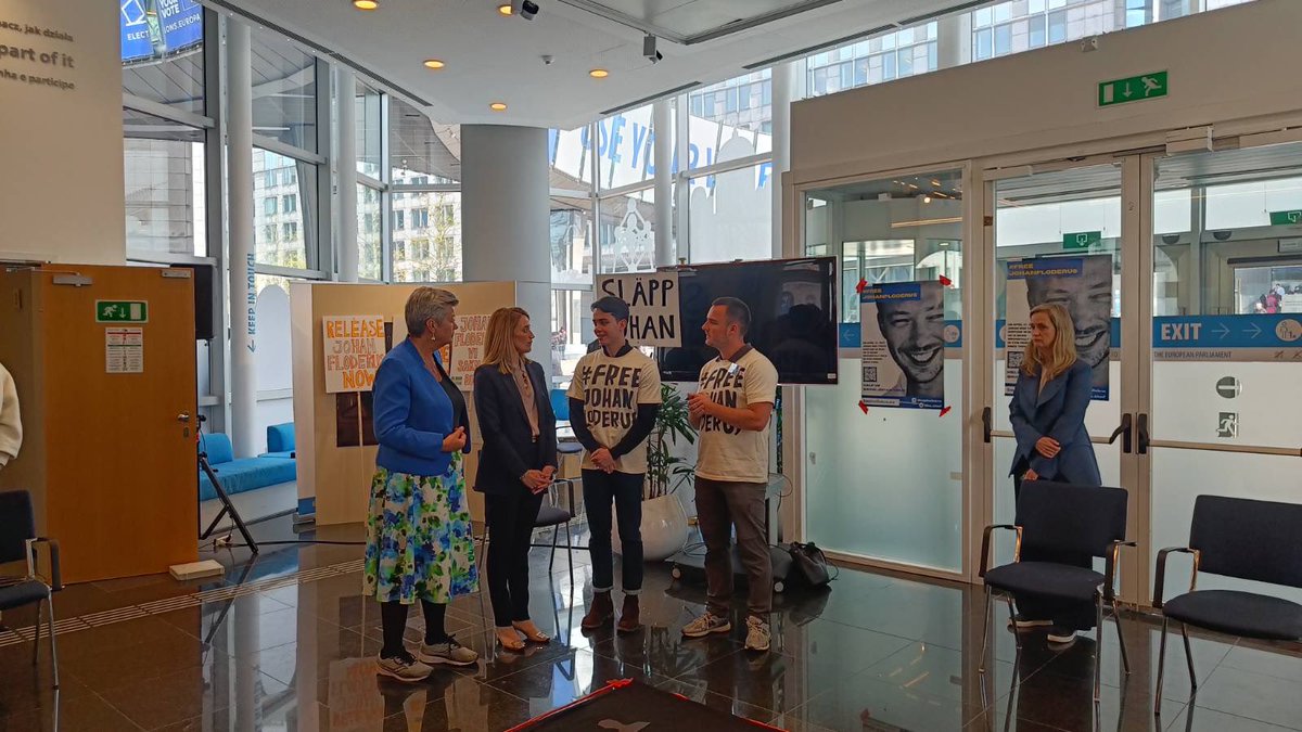 We are very grateful to @EP_President Roberta Metsola and Commissioner @YlvaJohansson for passing by at our vigil and slowing their support to the #FreeJohanFloderus campaign.