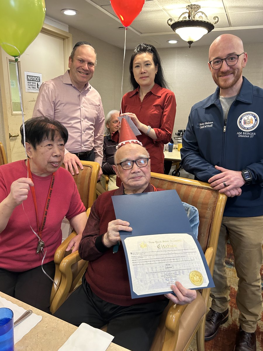 This past Sunday, my office joined the Liu family at Boulevard ALP to celebrate the 27th Assembly District's Xiu Liu on his 100th Birthday! Let's all wish Xiu a Happy Centennial!