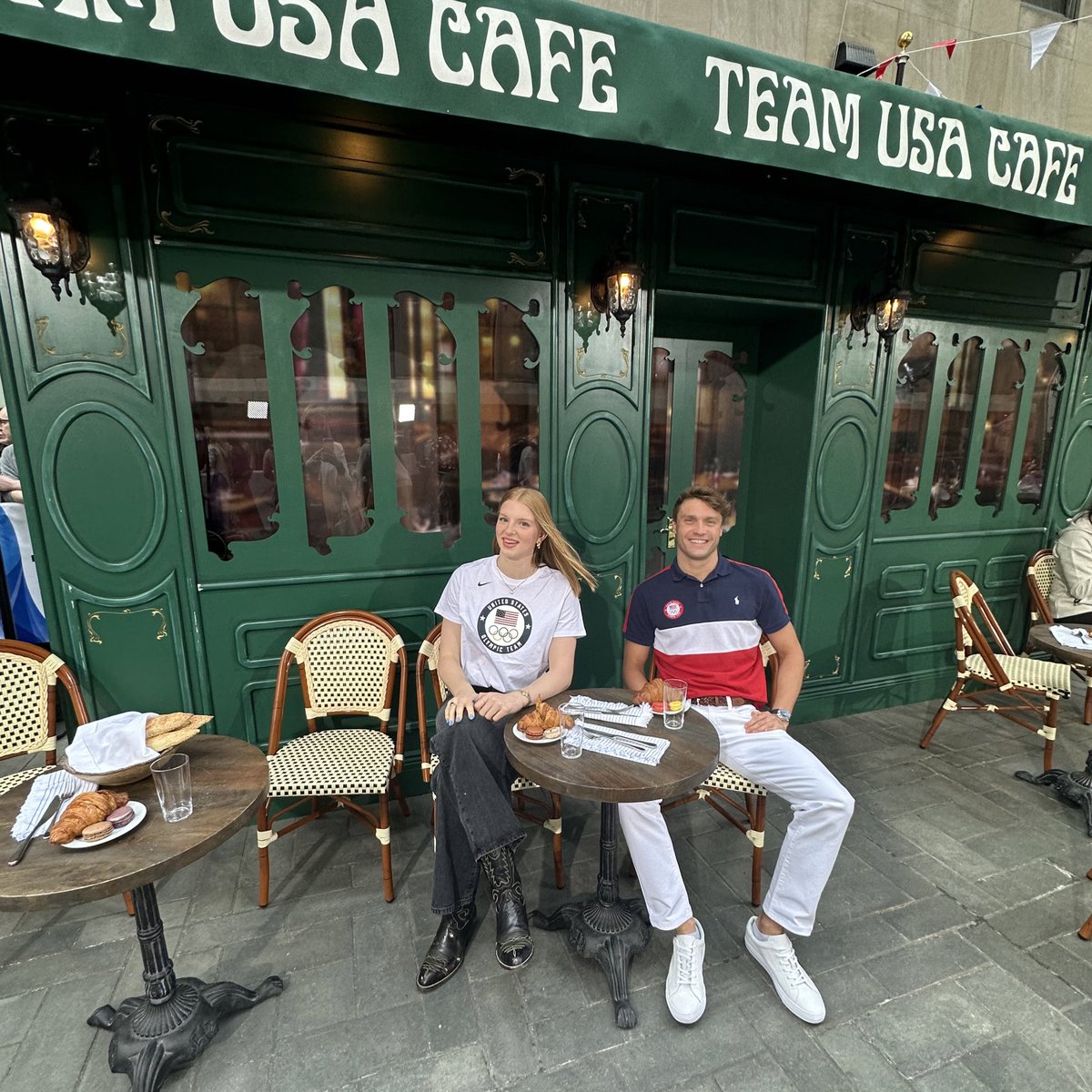 Croissant, anyone? 🥖👨‍🍳 Bobby Finke and Lydia Jacoby were at the @TeamUSA cafe on the @TODAYshow this morning!