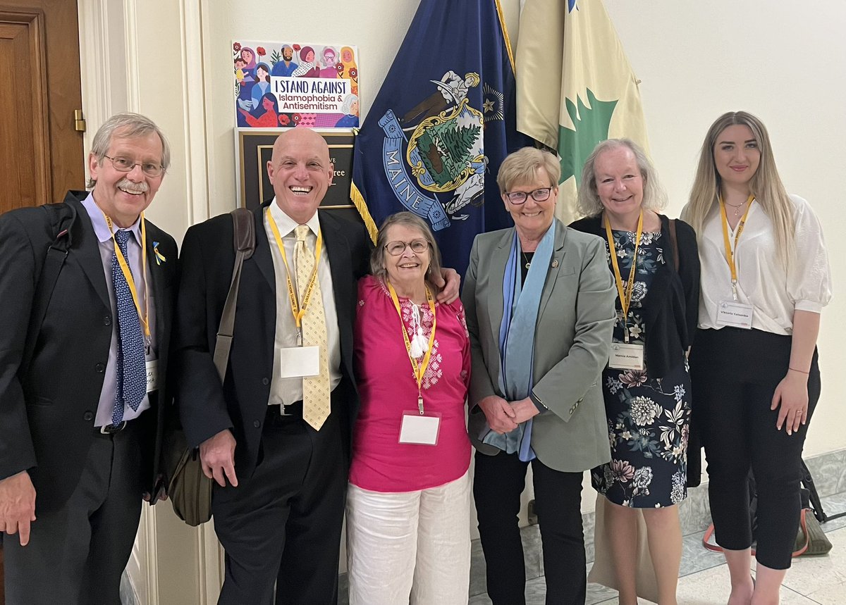 I ran into some lovely Mainers today who are in DC supporting Ukraine aid. The United States must stand against Putin’s war of aggression NOW as the situation in Ukraine has grown even more dire. 🇺🇦 🇺🇸