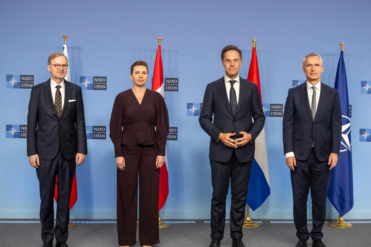 #Ukraine’s battlefield needs are urgent. I thanked @MinPres 🇳🇱, @Statsmin 🇩🇰 & @P_Fiala 🇨🇿 for their efforts. We agreed #NATO should have a greater role in coordinating aid over the longer term. Ukraine also needs predictable financial support for the long haul.