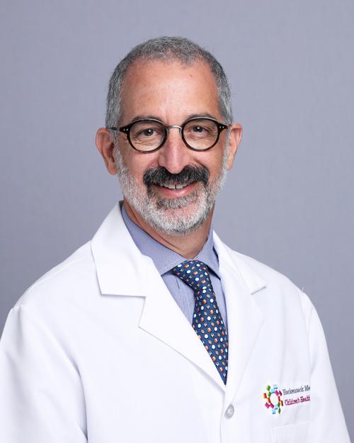 Do you know the best ways to help young athletes avoid #injuries this spring? @HMHChildrens Dr. Dan Rauch hosts #OnCallForKids, LIVE from 10-Noon ET! We'll ask @DrNiravPandya about his favorite tips on managing breaks, sprains, soreness - & even stress, burnout & performance...