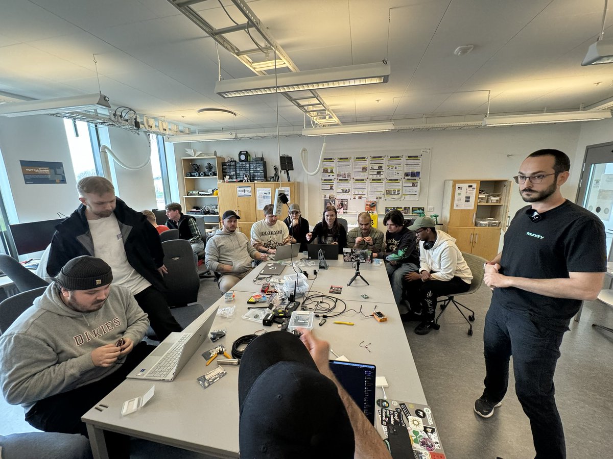 <a href="/frahlg/">Fredrik ⚡️</a> <a href="/linneuni/">Linnéuniversitetet Linnaeus University</a> Thank you for hosting <a href="/frahlg/">Fredrik ⚡️</a>! The students are a sharp lot! Everyone got up and running with <a href="/HeliumIoT/">HeliumIoT</a>