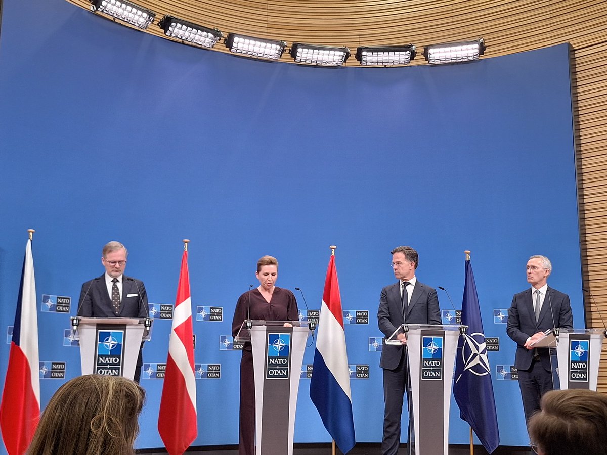 Šéf NATO a lídři Česka, Nizozemí a Dánska společně volají po daleko intenzivnější podpoře ukrajinské protivzdušné obrany. Peníze problém nejsou, systémy samotné ano. @EURACTIV_cz