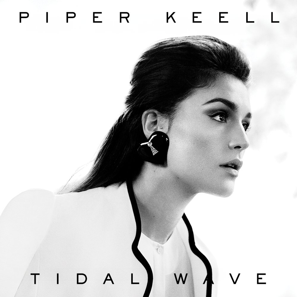 Friday. Single n° 2

piperkeell.lnk.to/tidalwave